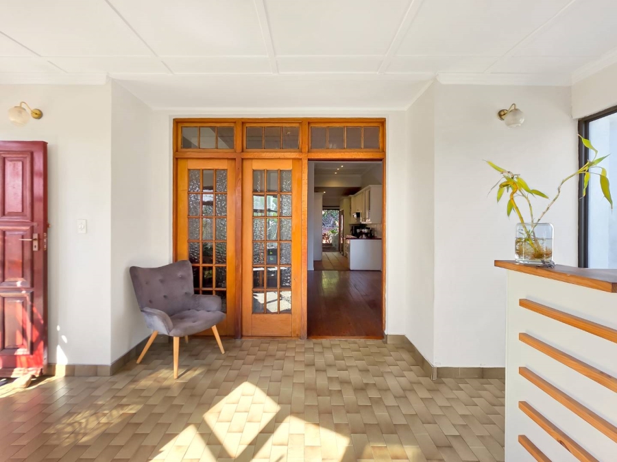 6 Bedroom Property for Sale in Green Point Western Cape